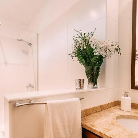 Atlantic View Penthouse Apartment *